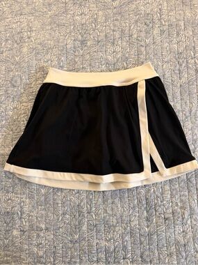 aerie Black and White Circle Skater Tennis Skirt